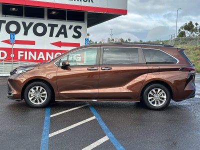 2023 Toyota Sienna XLE 7 Passenger