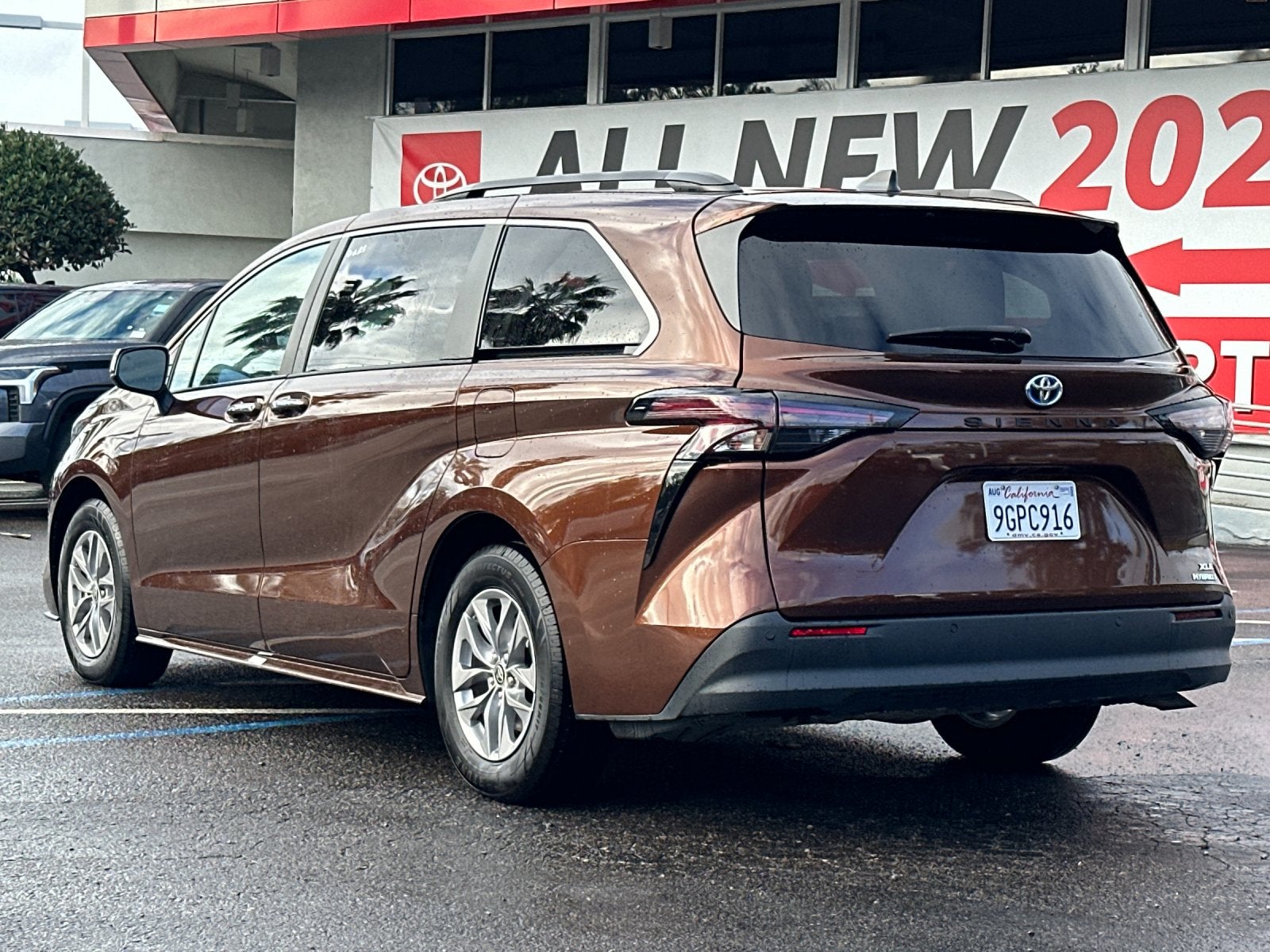 2023 Toyota Sienna XLE 7 Passenger