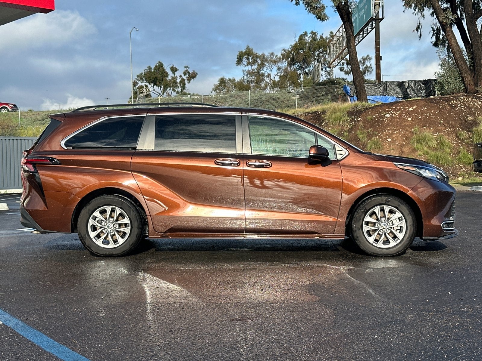 2023 Toyota Sienna XLE 7 Passenger