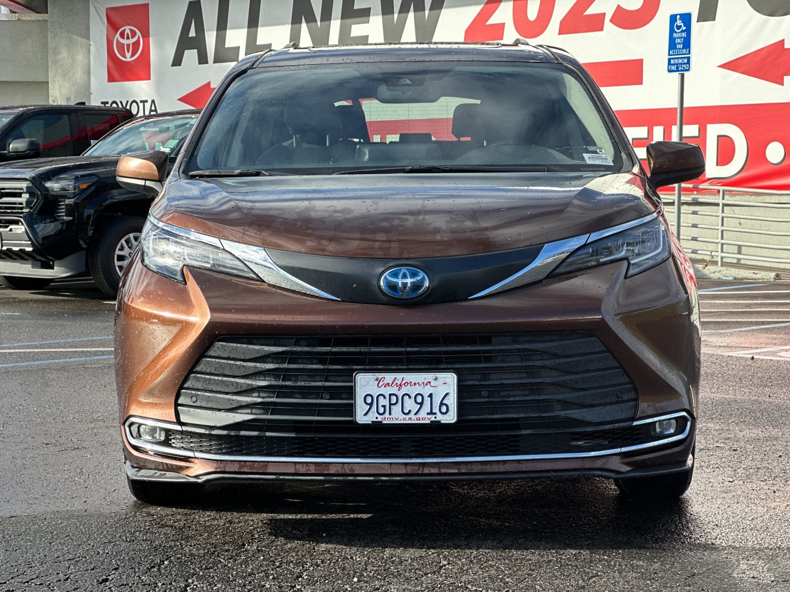 2023 Toyota Sienna XLE 7 Passenger