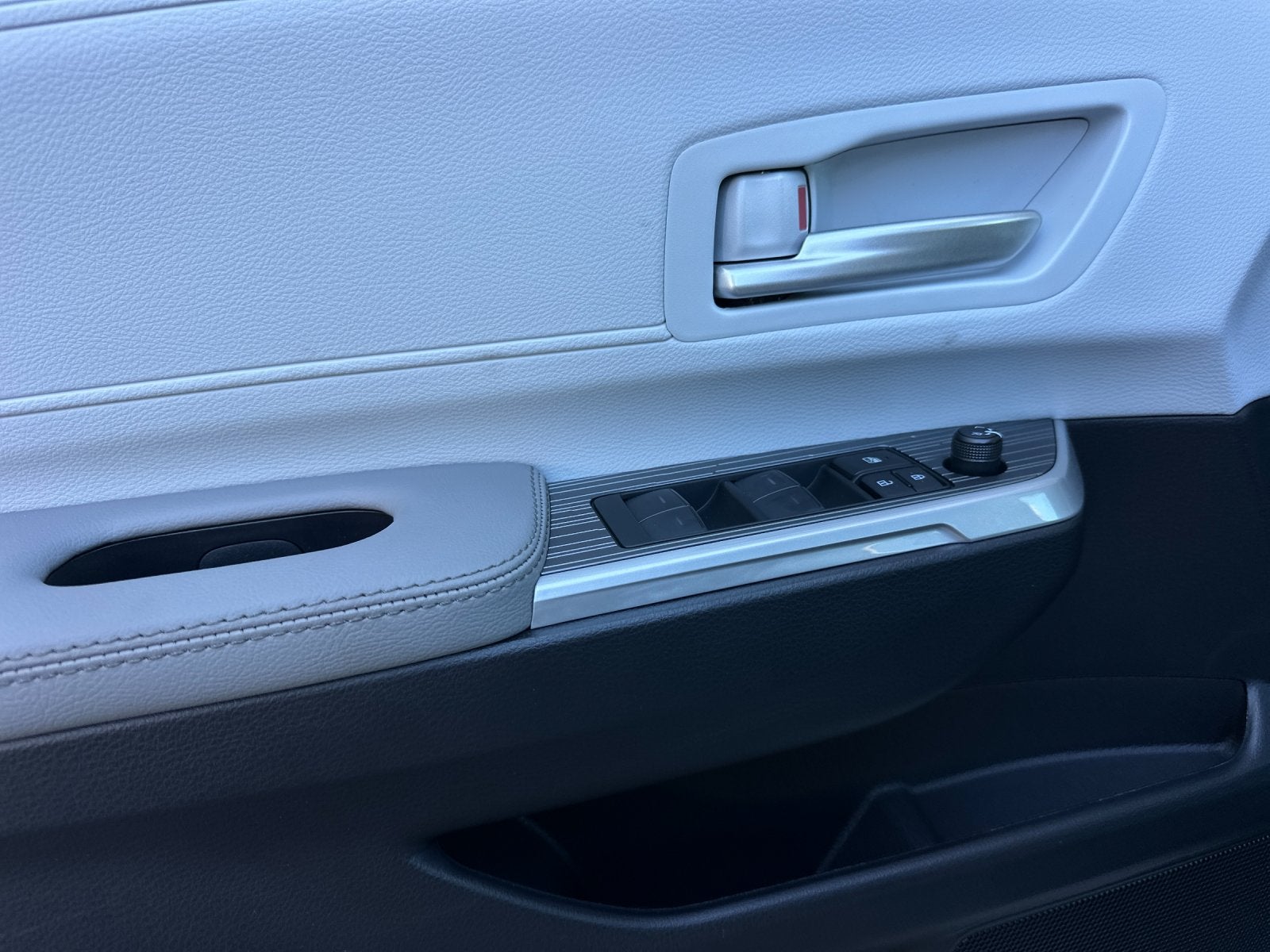 2026 Toyota Sienna XLE 8 Passenger