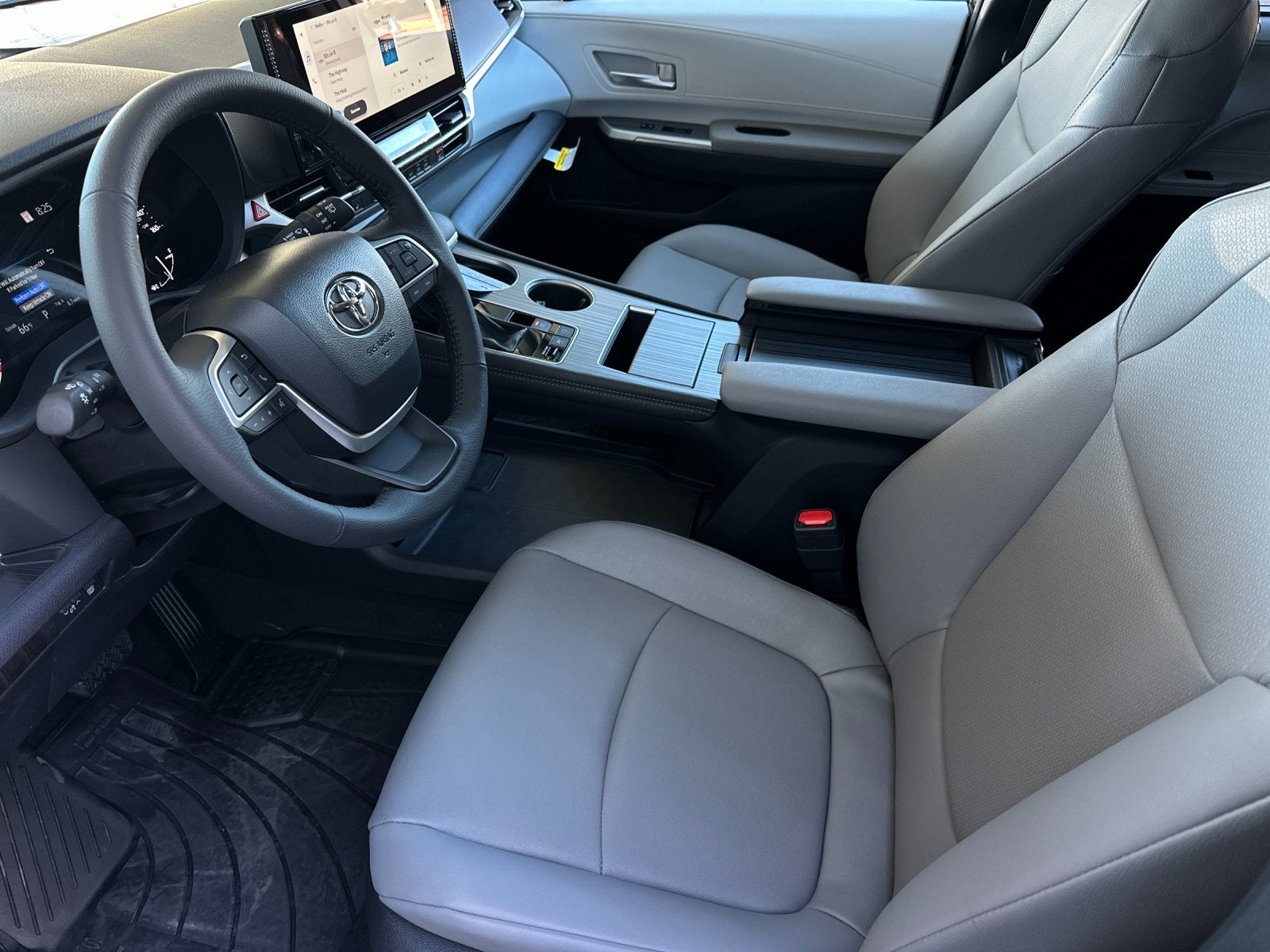 2026 Toyota Sienna XLE 8 Passenger