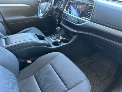 2016 Toyota Highlander LE