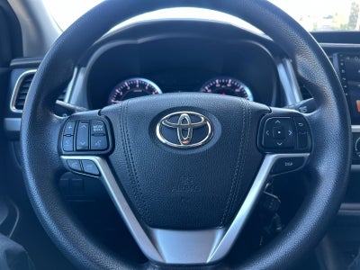 2016 Toyota Highlander LE