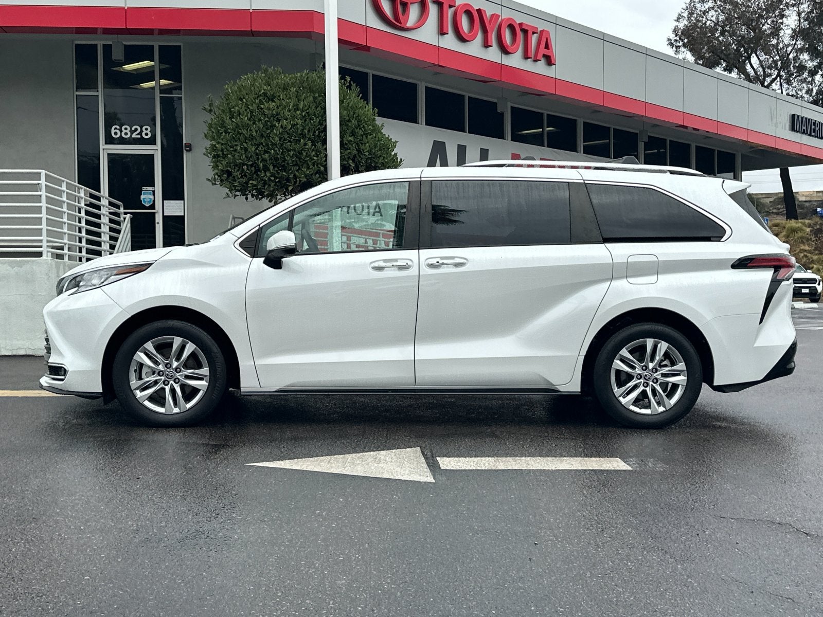 2024 Toyota Sienna Limited 7 Passenger