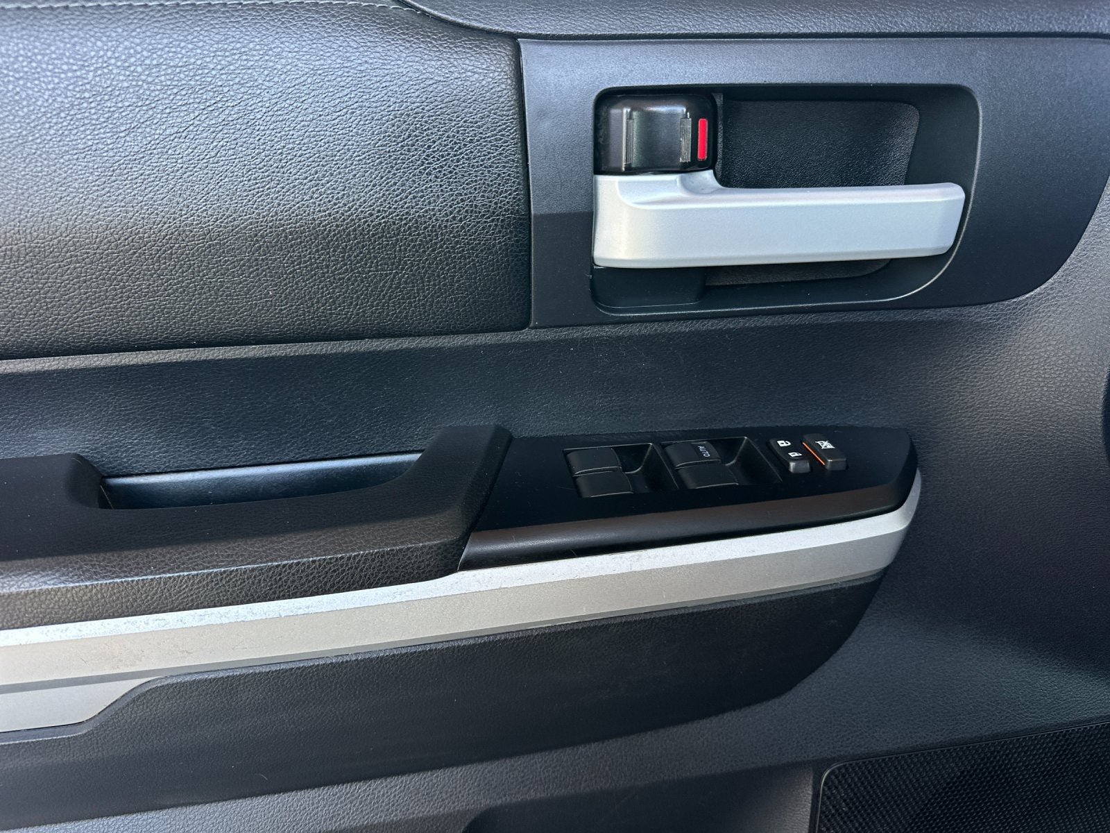 2015 Toyota Tundra SR5