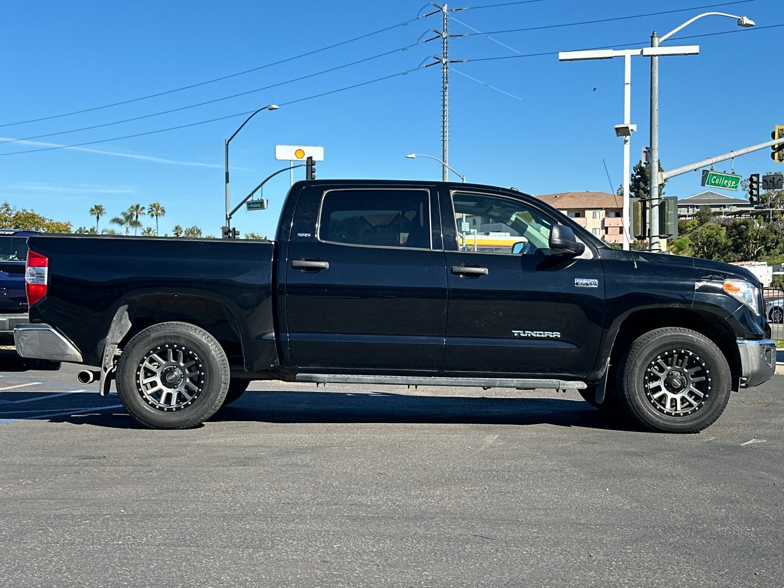 2017 Toyota Tundra SR5