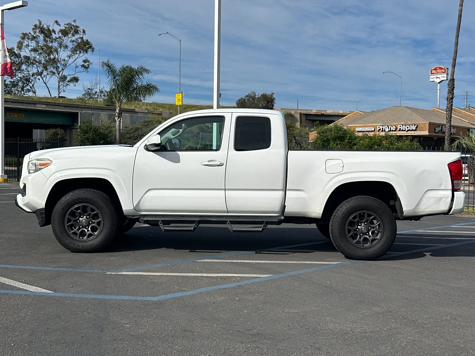 2016 Toyota Tacoma SR5