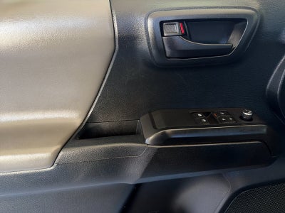 2016 Toyota Tacoma SR