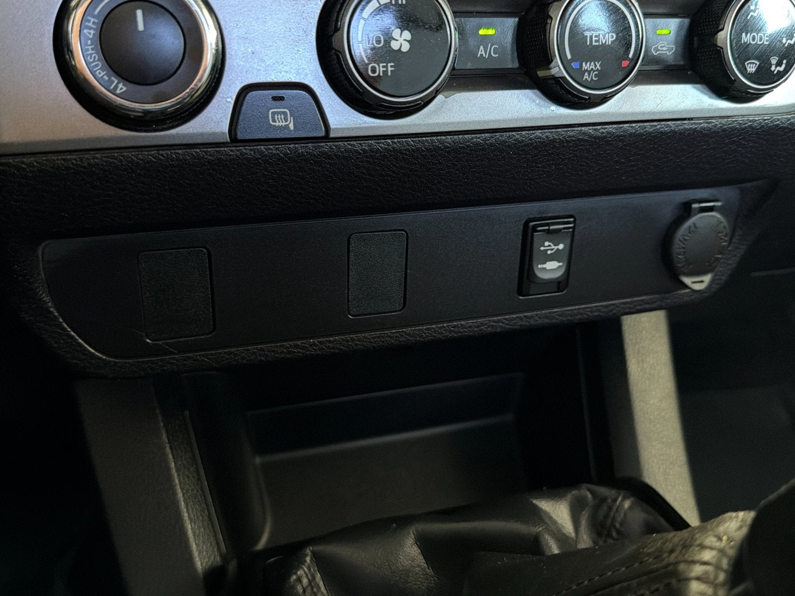 2016 Toyota Tacoma SR