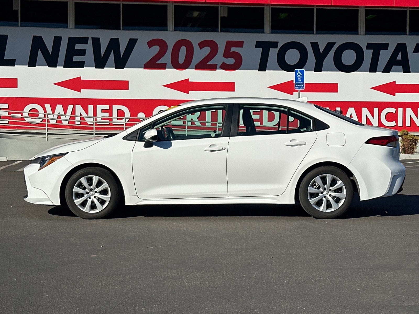 2025 Toyota Corolla LE