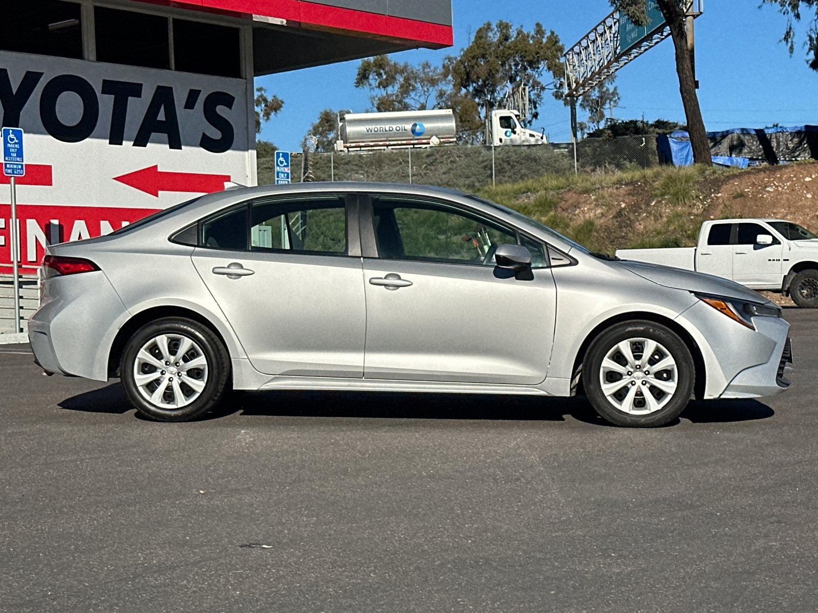 2024 Toyota Corolla LE