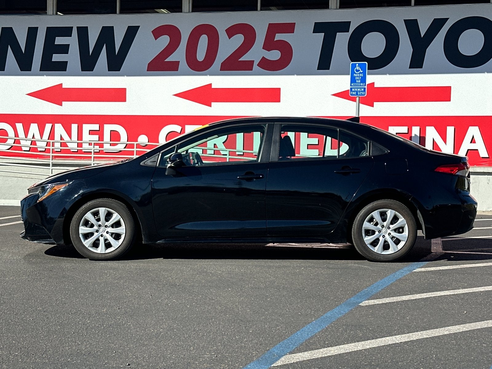 2025 Toyota Corolla LE