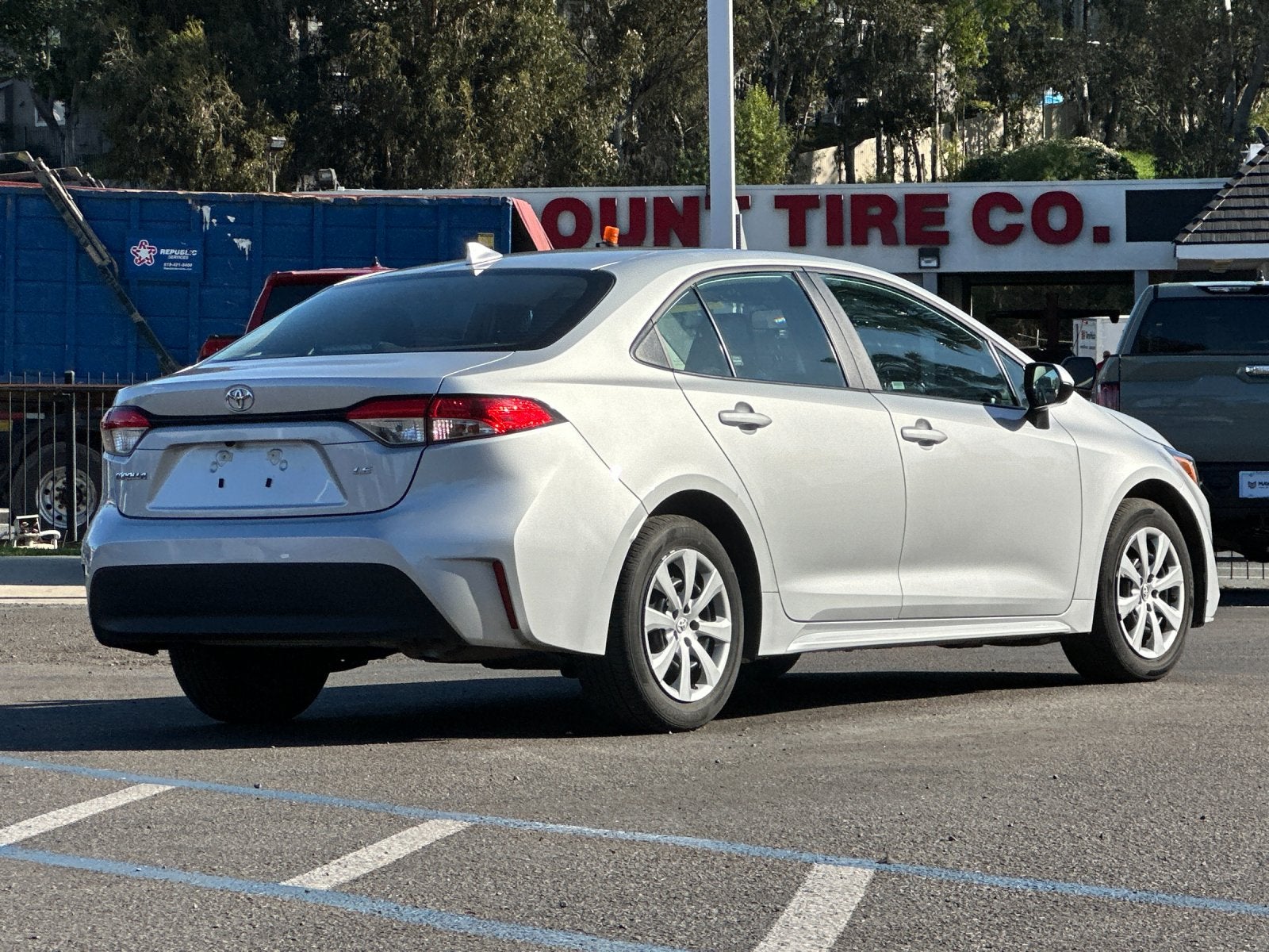 2025 Toyota Corolla LE