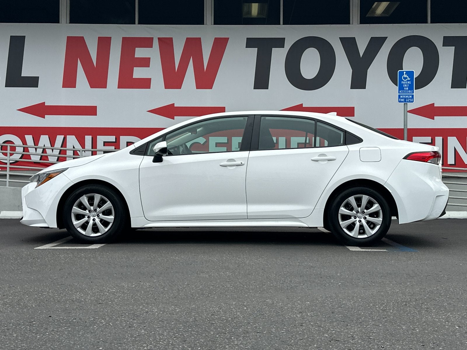 2025 Toyota Corolla LE