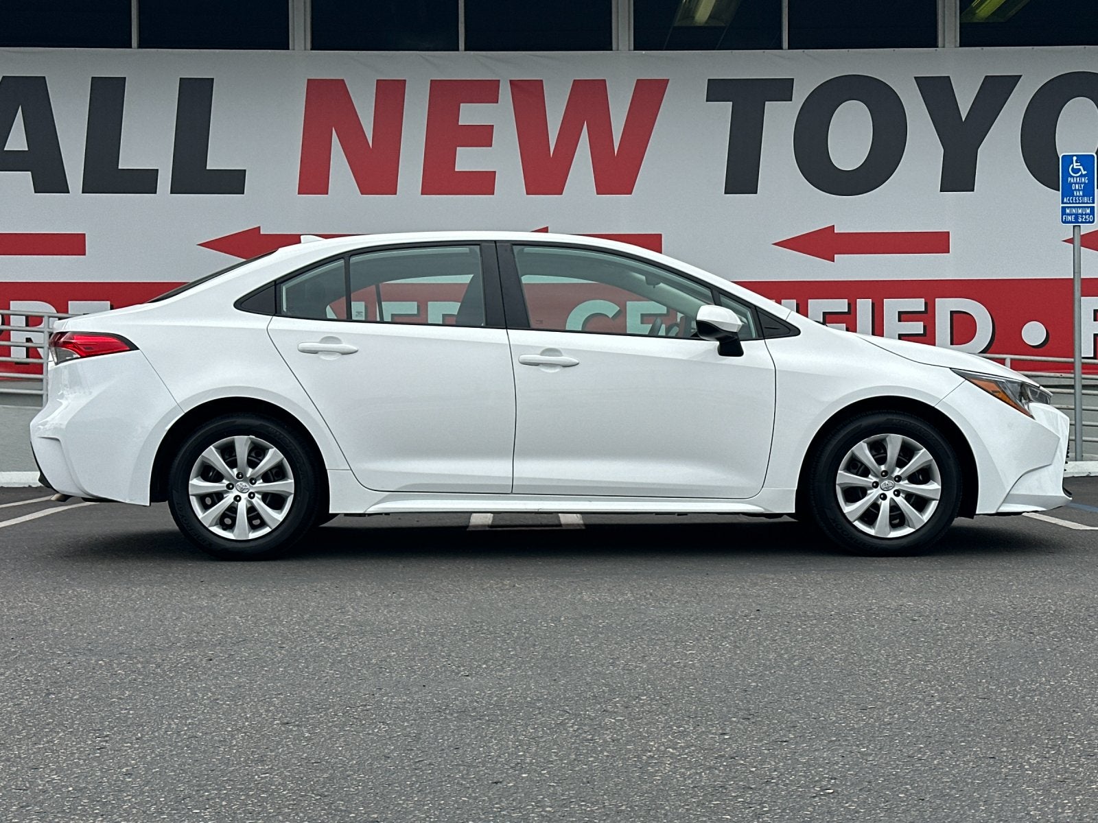 2025 Toyota Corolla LE