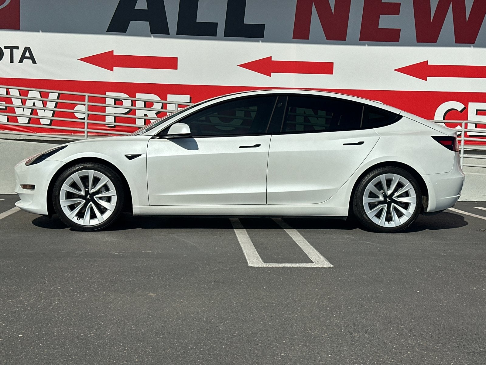 2021 Tesla Model 3 Standard Range Plus