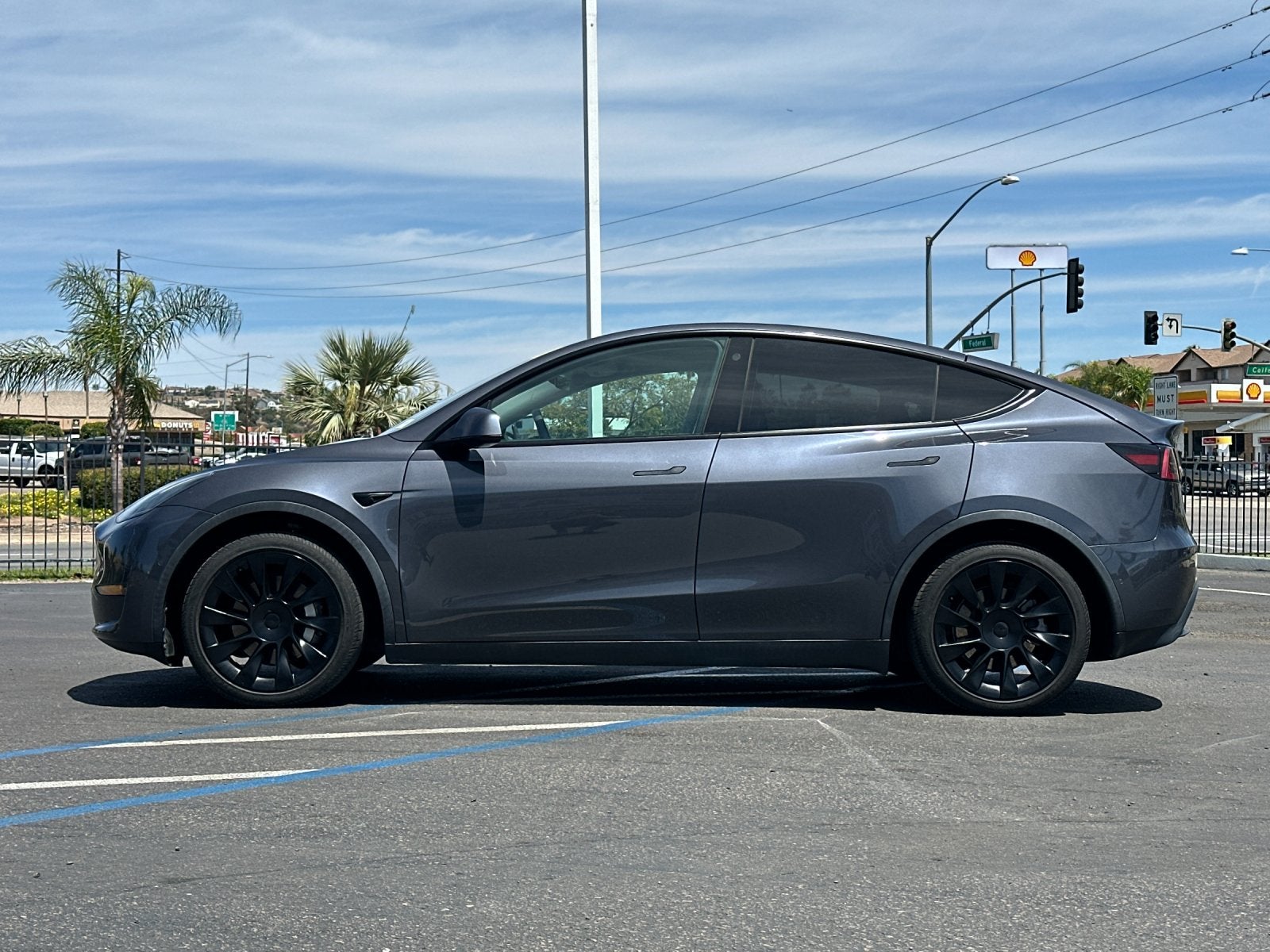 Used 2021 Tesla Model Y Standard Range with VIN 5YJYGDED9MF175470 for sale in Lemon Grove, CA