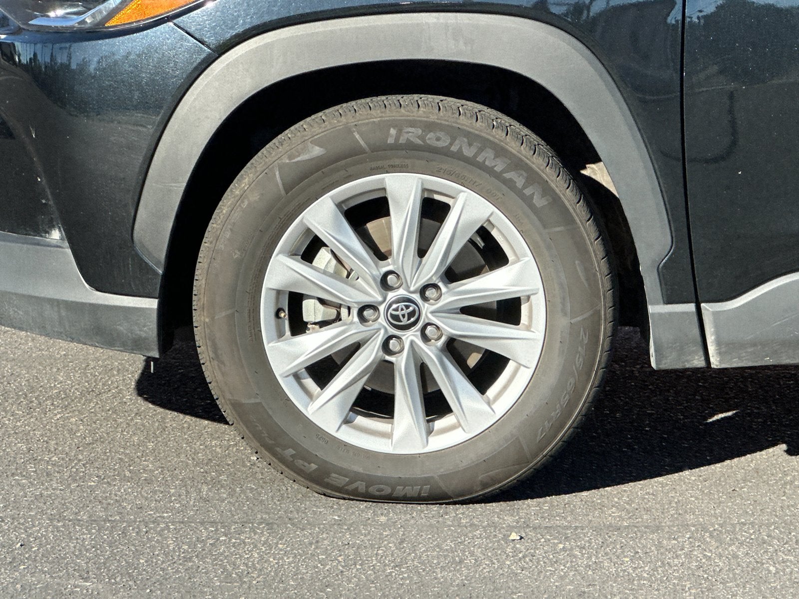 2025 Toyota Corolla Cross LE