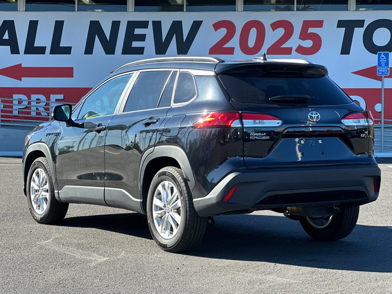 2025 Toyota Corolla Cross LE