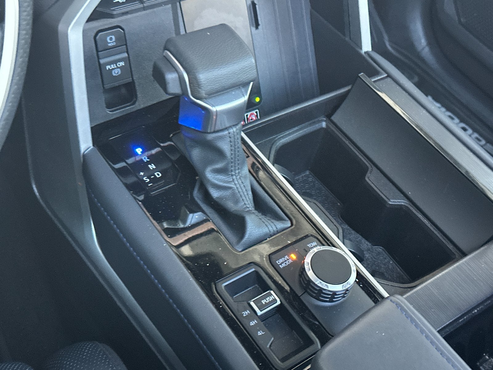 2025 Toyota Sequoia Platinum Hybrid