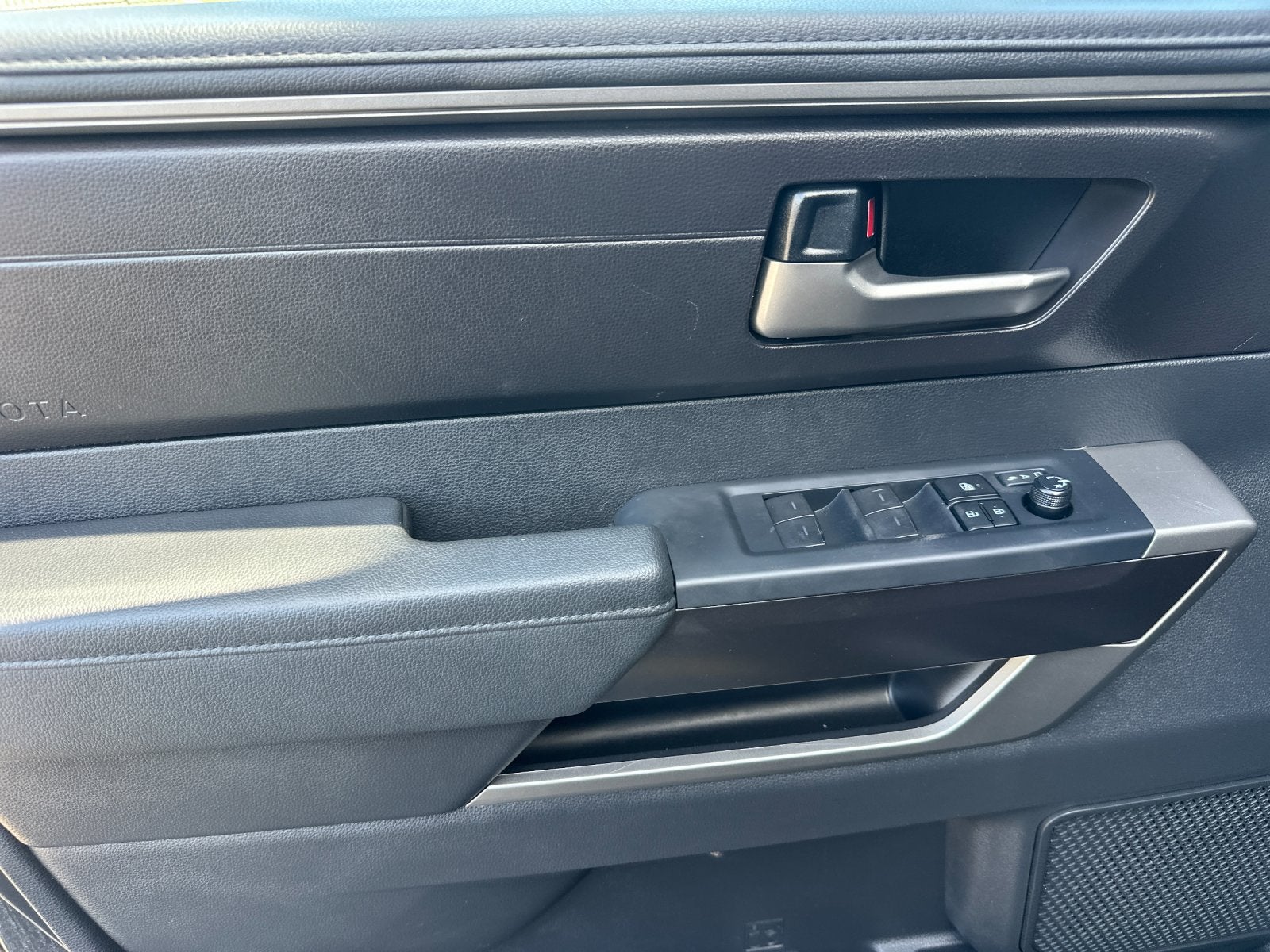 2025 Toyota Sequoia SR5