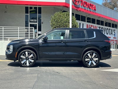 2025 Mitsubishi Outlander SE