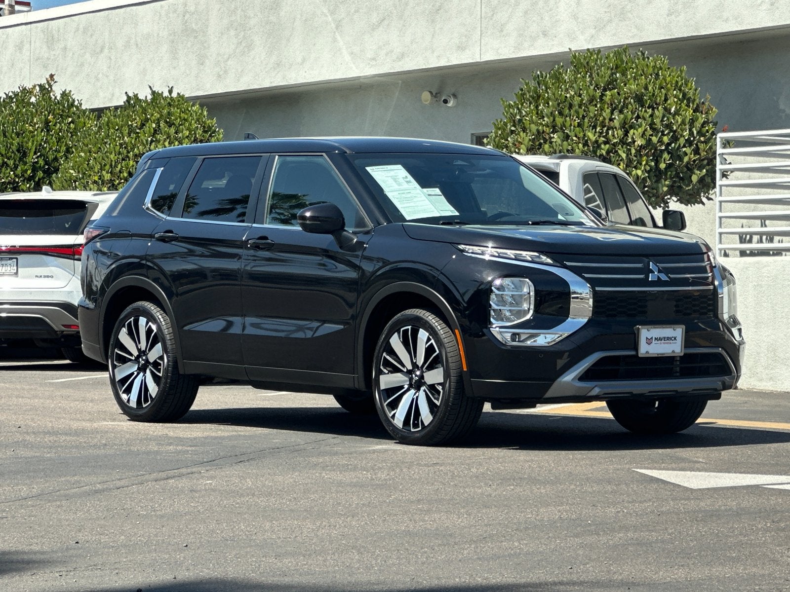 2025 Mitsubishi Outlander SE