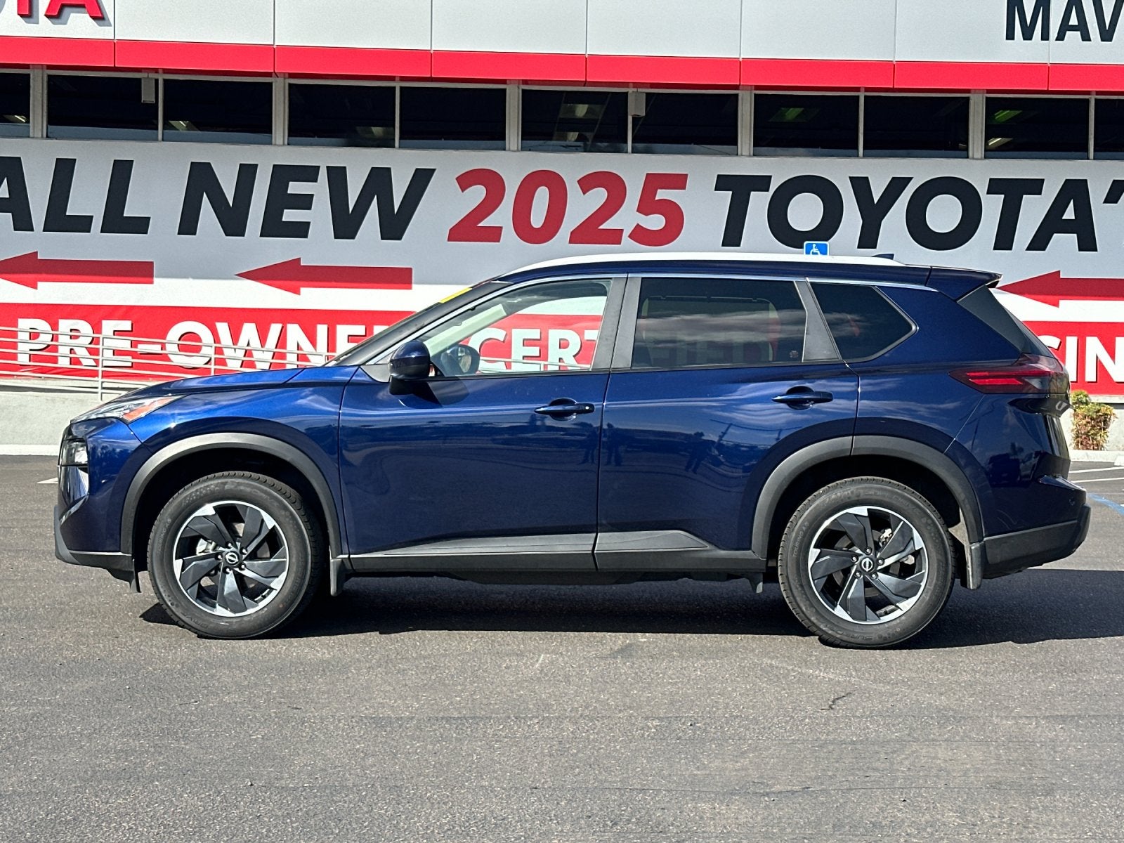 2025 Nissan Rogue SV