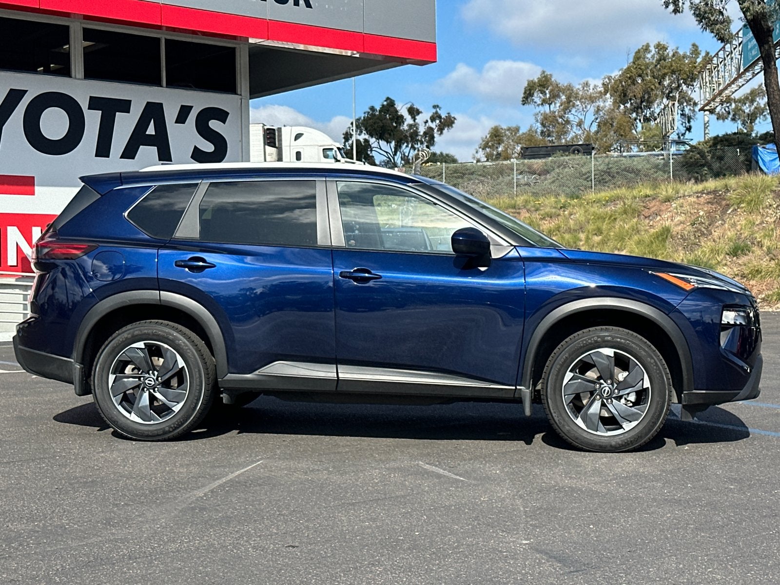 2025 Nissan Rogue SV