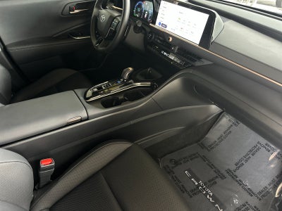 2025 Toyota Crown Signia XLE