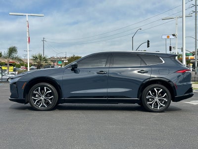 2025 Toyota Crown Signia XLE