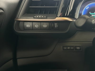 2025 Toyota Crown Signia XLE