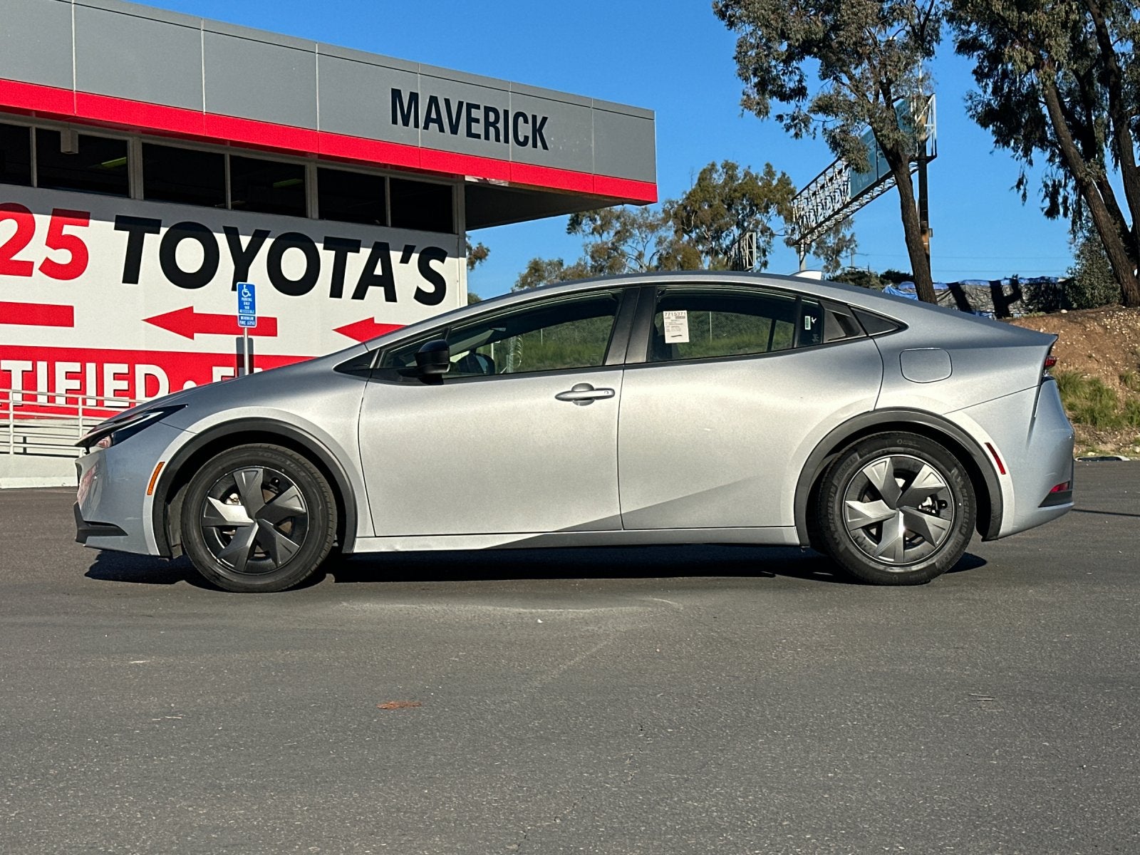 2024 Toyota Prius LE