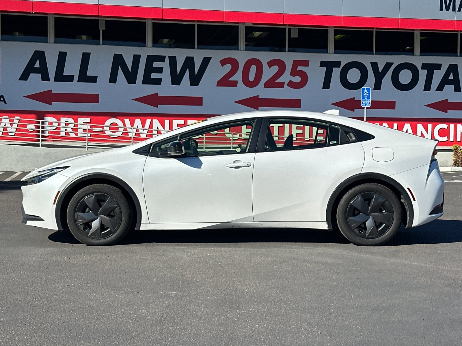 2024 Toyota Prius LE