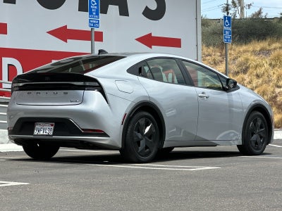 2026 Toyota Prius Plug-In Hybrid SE