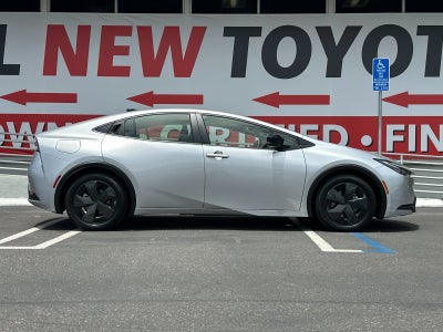 2026 Toyota Prius Plug-In Hybrid SE