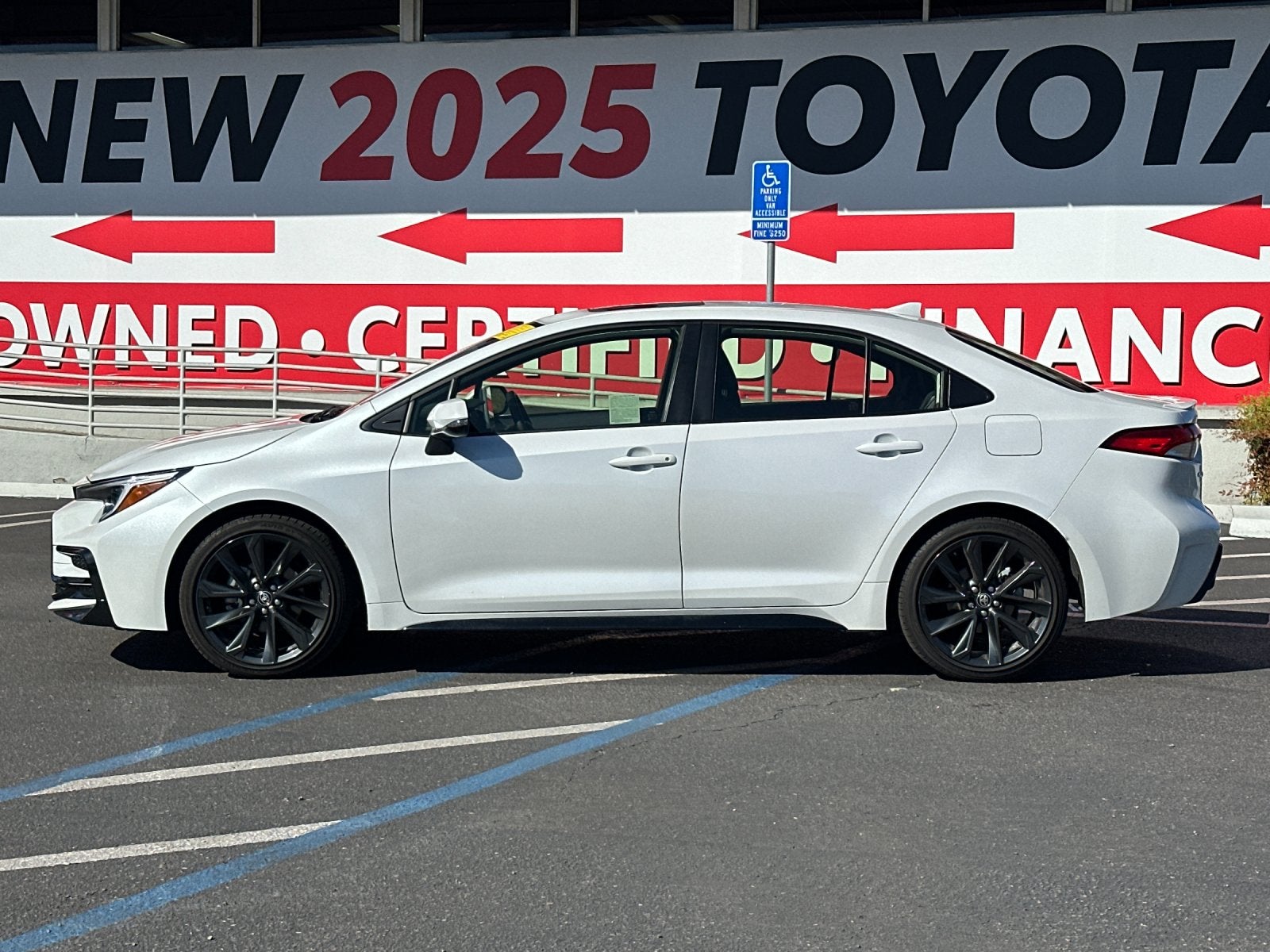 2025 Toyota Corolla Hybrid SE