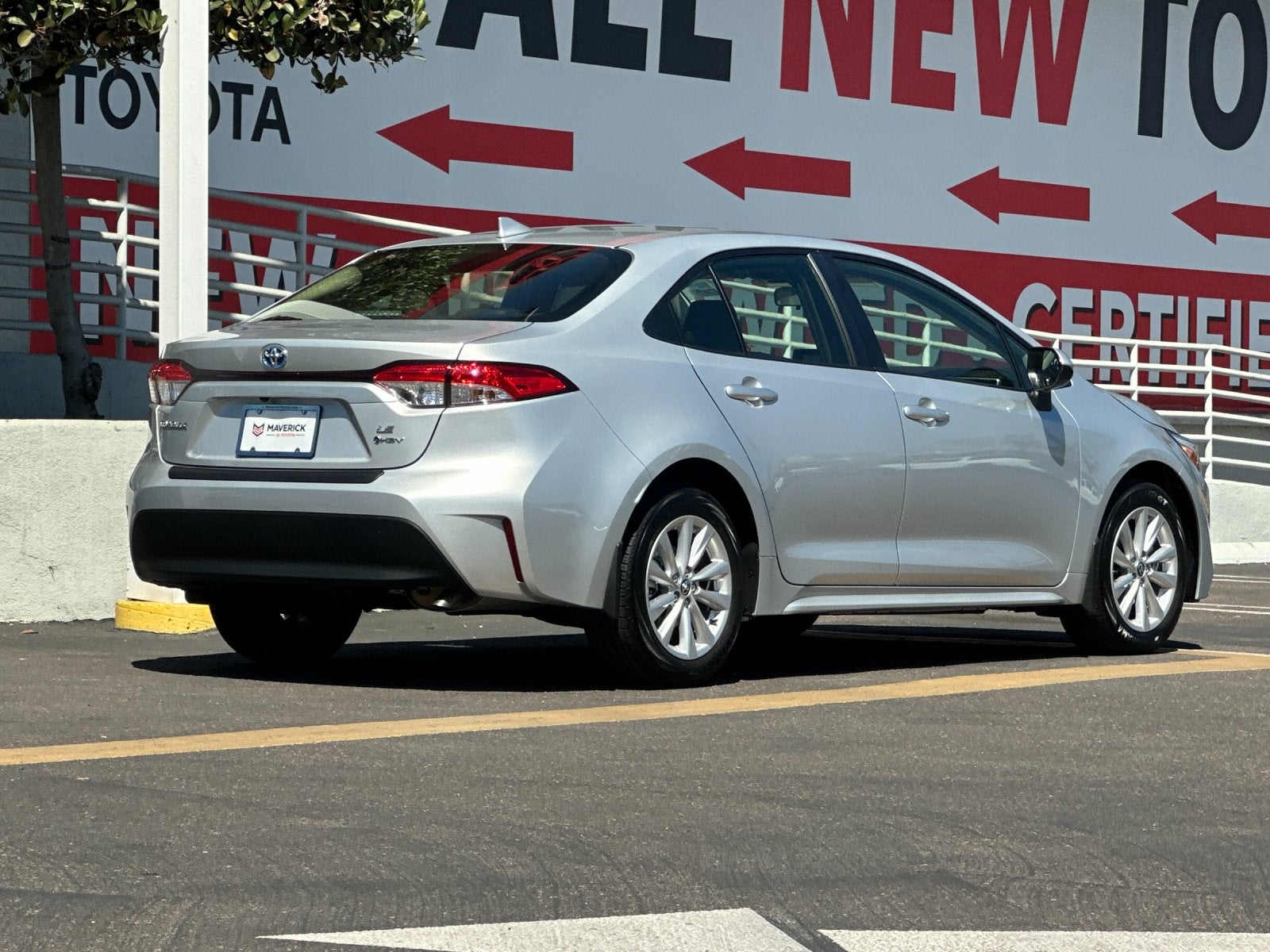 2025 Toyota Corolla Hybrid LE