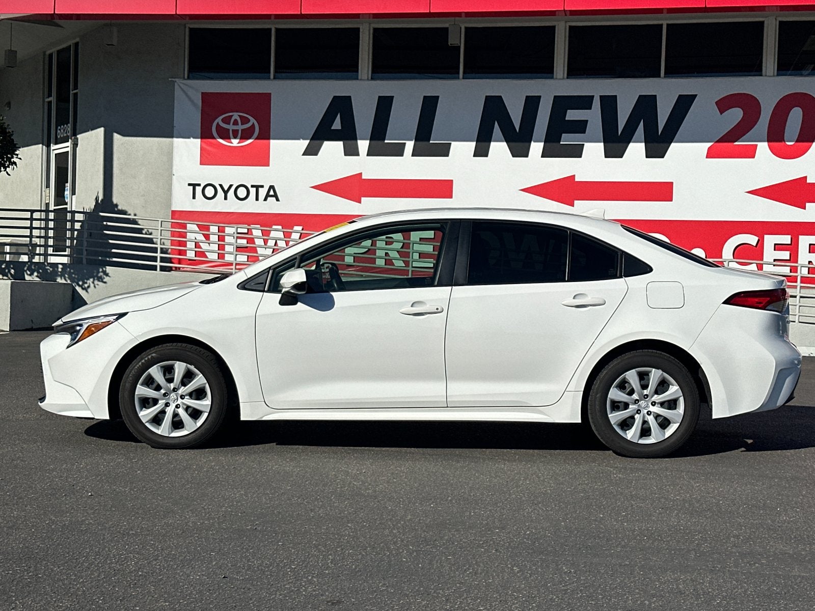 2025 Toyota Corolla Hybrid LE