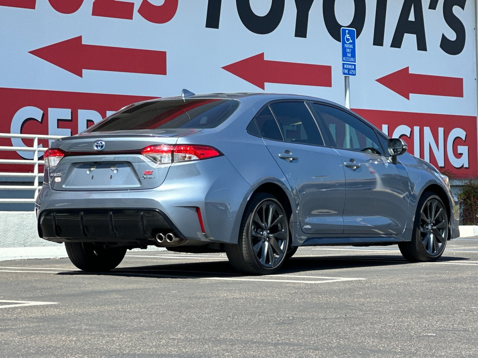 2025 Toyota Corolla Hybrid SE