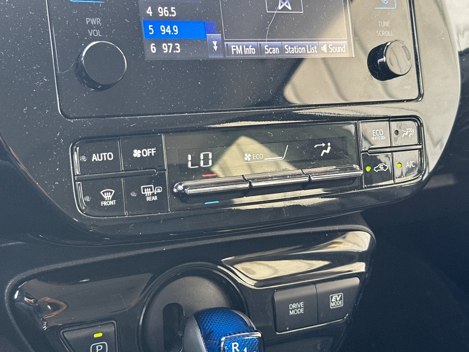 2019 Toyota Prius LE