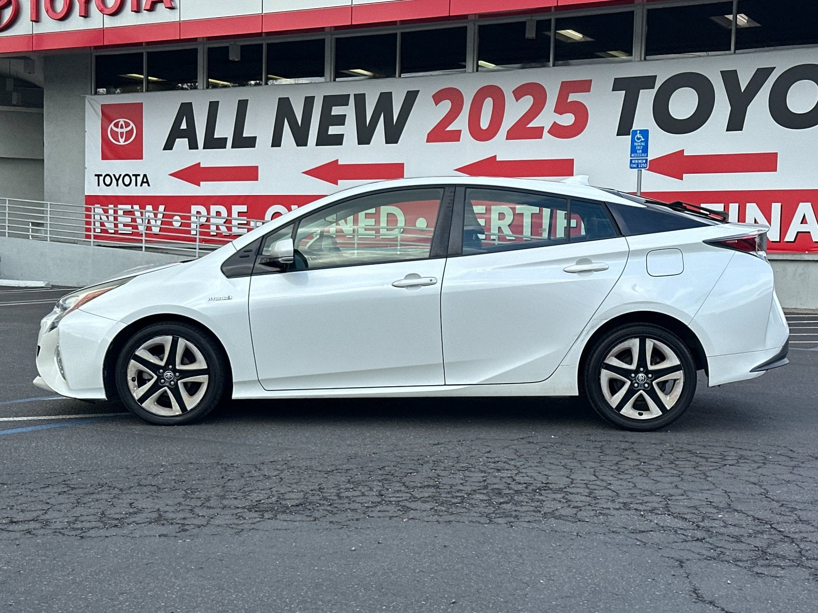 2016 Toyota Prius Three Touring