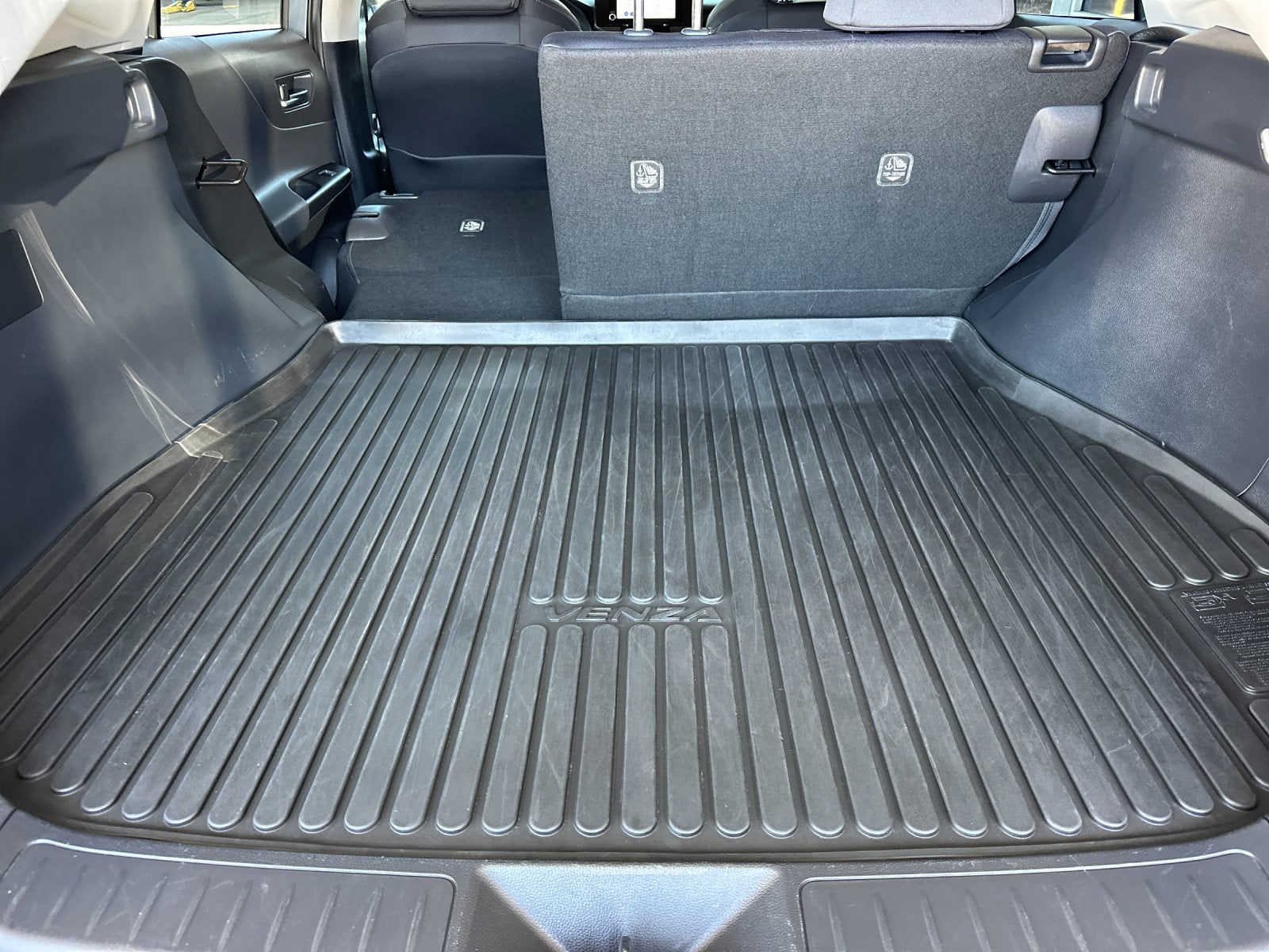 2024 Toyota Venza LE