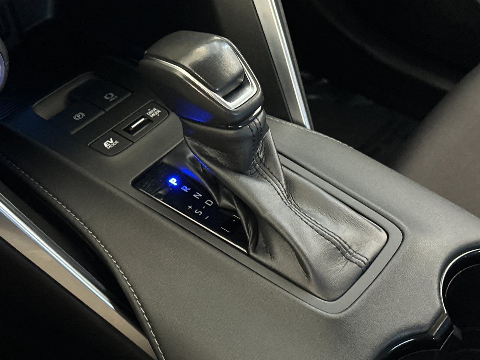 2024 Toyota Venza LE
