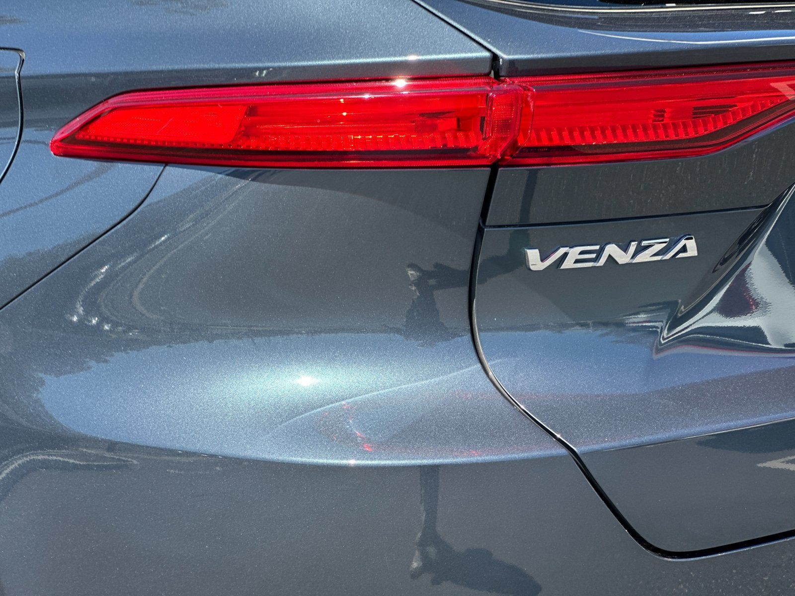 2024 Toyota Venza LE