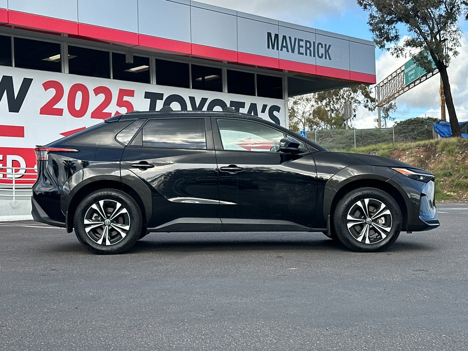 2024 Toyota bZ4X XLE