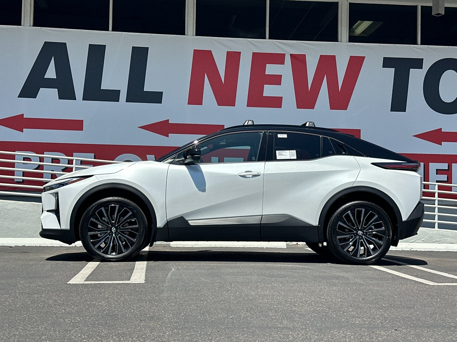 2026 Toyota C-HR XSE