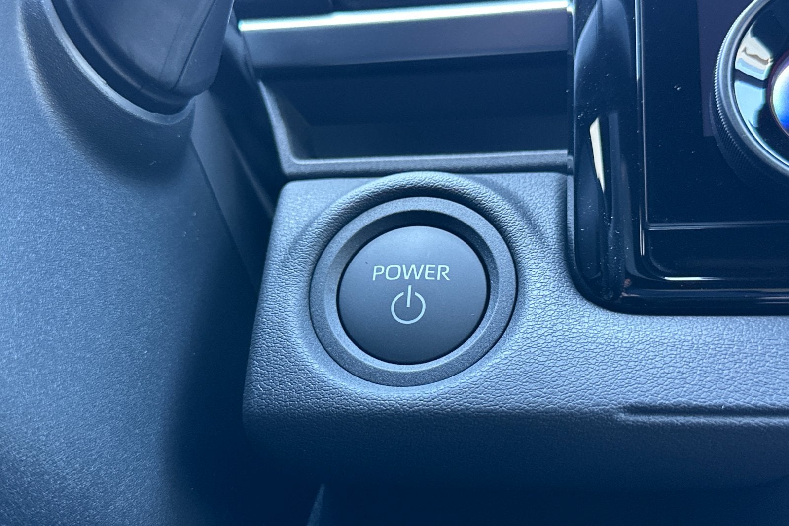 2027 Toyota C-HR SE