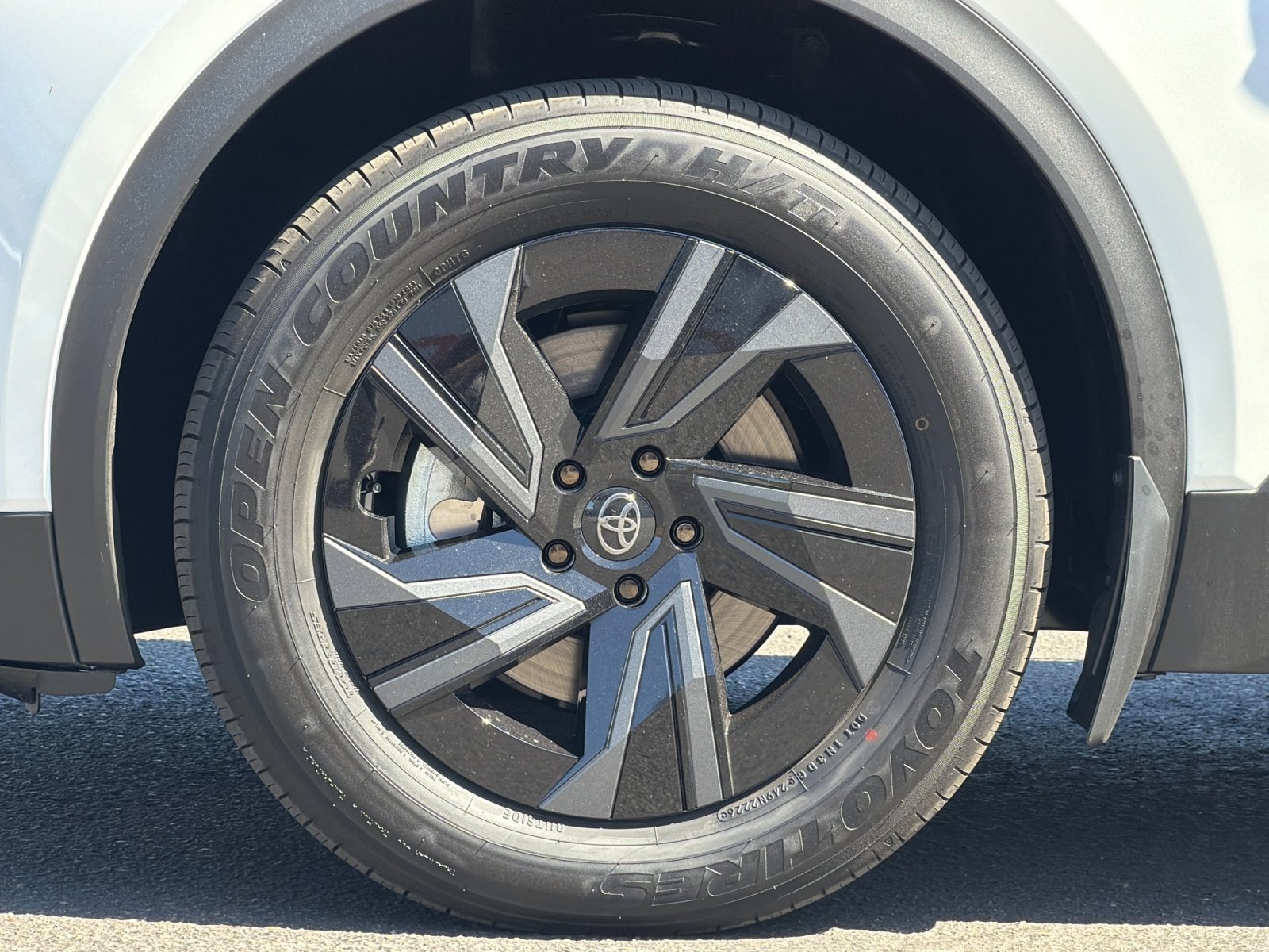 2027 Toyota C-HR SE